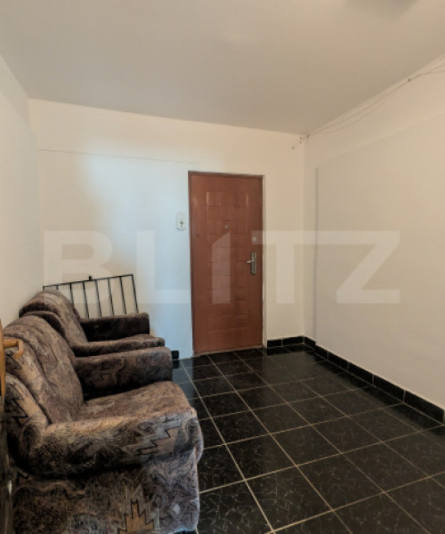 Apartament 4 camere la parter, 2 băi, lângă Piața Mihai