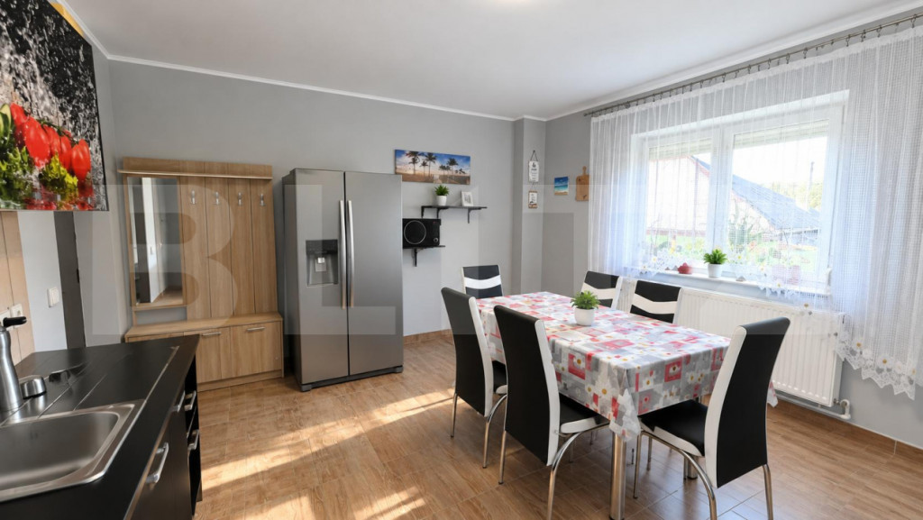 Casă de vânzare, 145 mp, zona Centrală - Păuliș