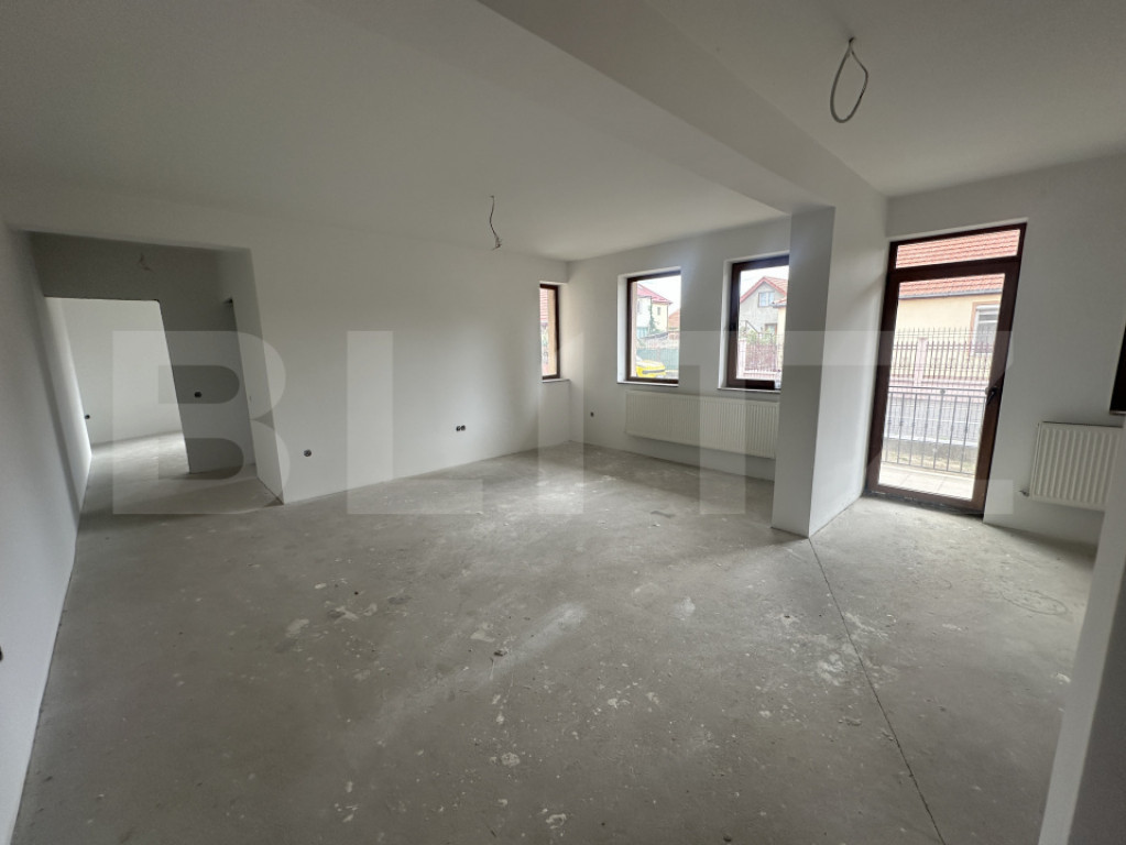 Apartament cu 3 camere, 75.30 mp, zona Aurel Vlaicu
