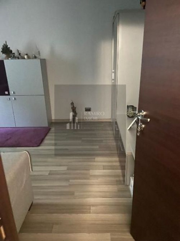 Apartament 2 camere decomandat/balcon/boxa Alexandru Obregia.