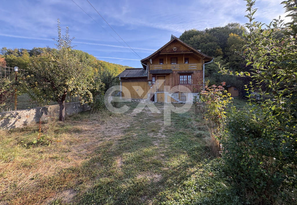 Micesti 12 km de Pitesti/ 2 cabane/ 2.500 mp teren/ privelis