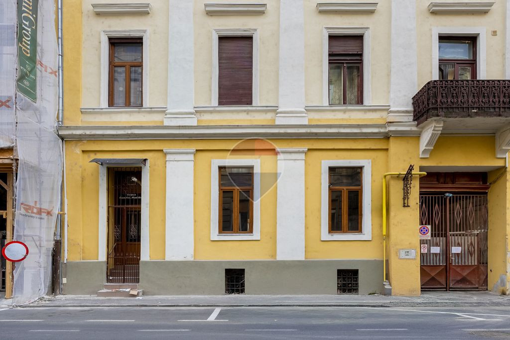 Spațiu comercial cu ampasare la cativa pasi de Primarie-Episcopiei 1