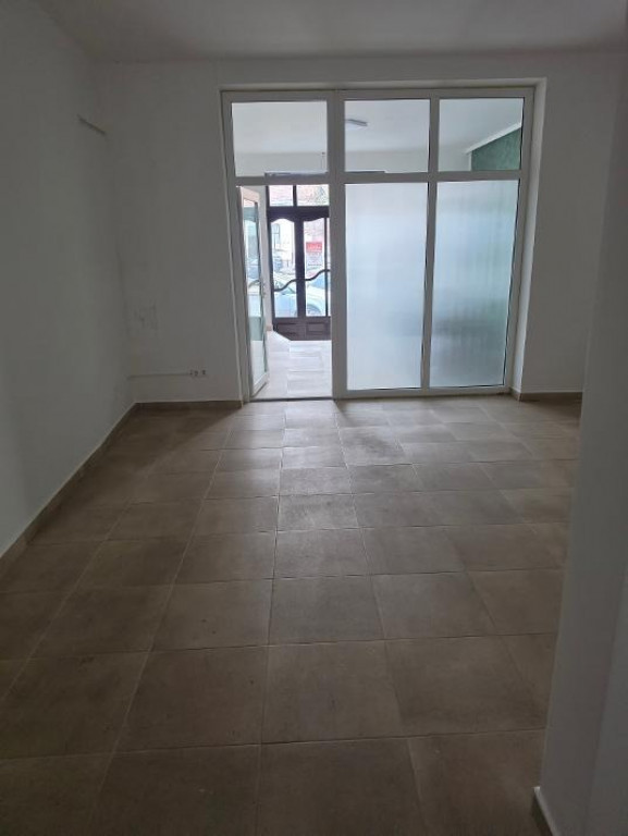 SP Comercial Piata -Creanga, Peco,SC 100 mp , vitrat stradal,bun firma
