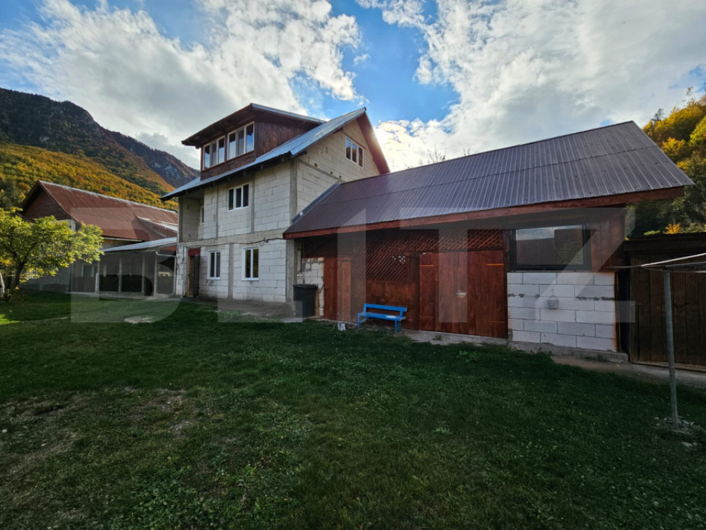 Casă de vânzare, 260 mp, zona Vest