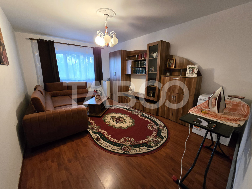 Apartament 3 camere decomandat 72 mpu 2 bai pivnita Vasile A