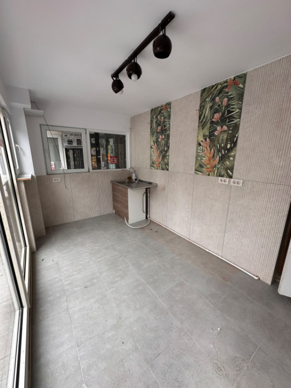 Spatiu comercial, 13 mp, zona Sud
