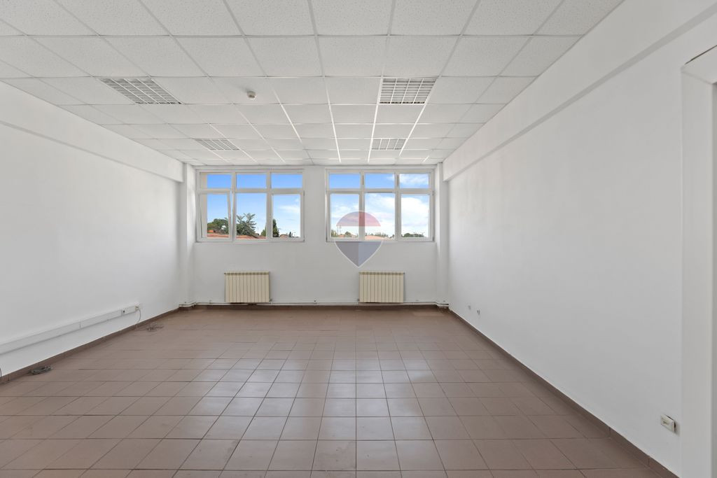 Spațiu de închiriat, 39 mp, etajul I, zona Podgoria