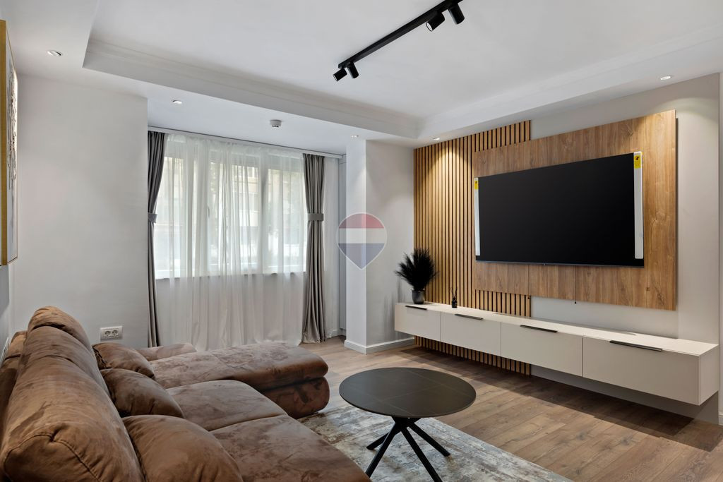 Apartament de lux cu 2 camere de închiriat în zona Podgoria