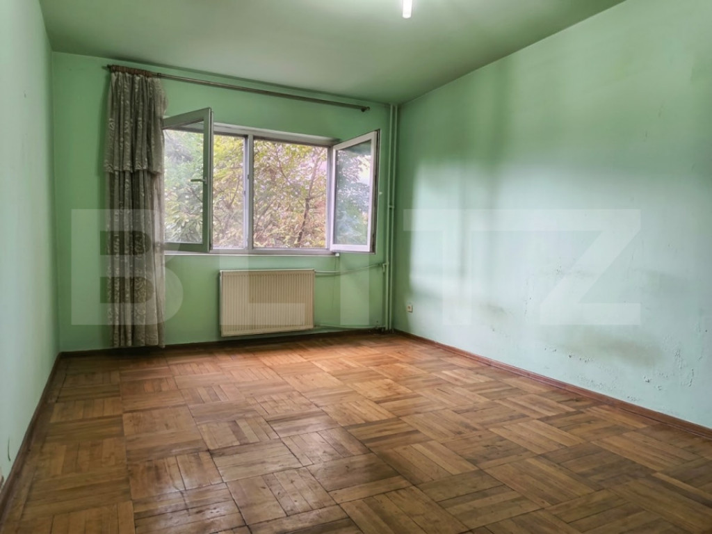 Apartament 4 camere decomandat, separație de gaze, zona Mih