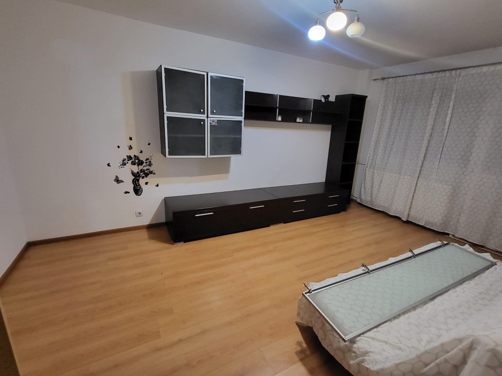 Apartament 3 camere de vanzare str. Mohorului