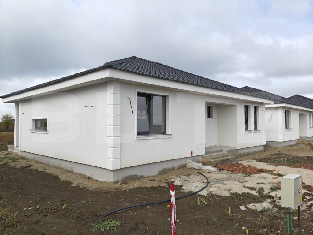 Casa 4 camere ,100 mp, zona Calea Odoreiului