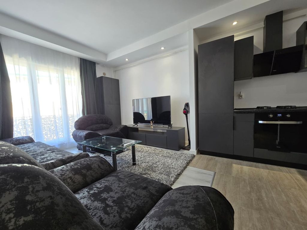 Cosmopolis - Vila Individuala de tip F cu piscina proprie, mobilata