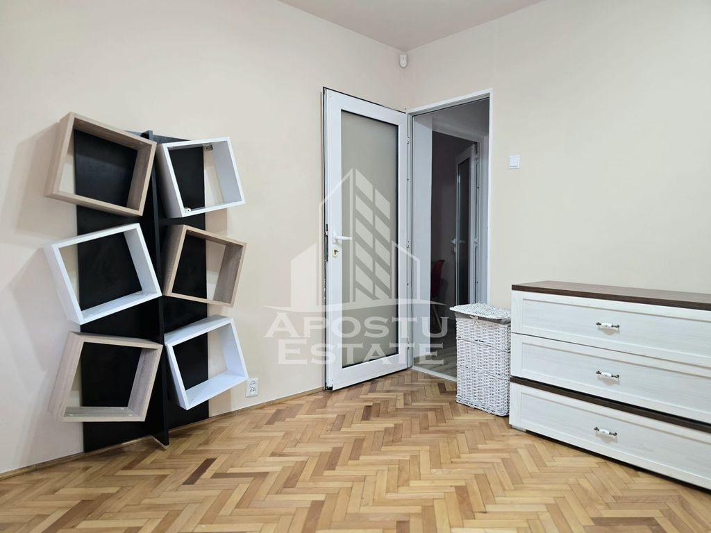 Apartament cu 3 camere,de inchiriat, parter, Arad
