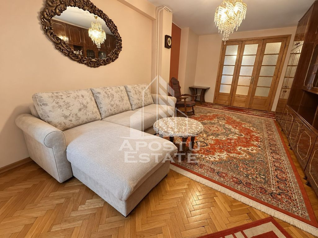 Apartament de vanzare cu 3 camere, 2 bai, 76mp, zona Girocului