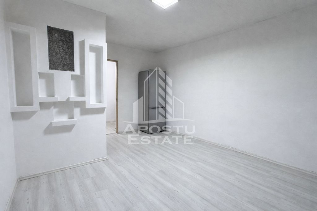 Garsoniera , etaj 4/4, zona Sagului