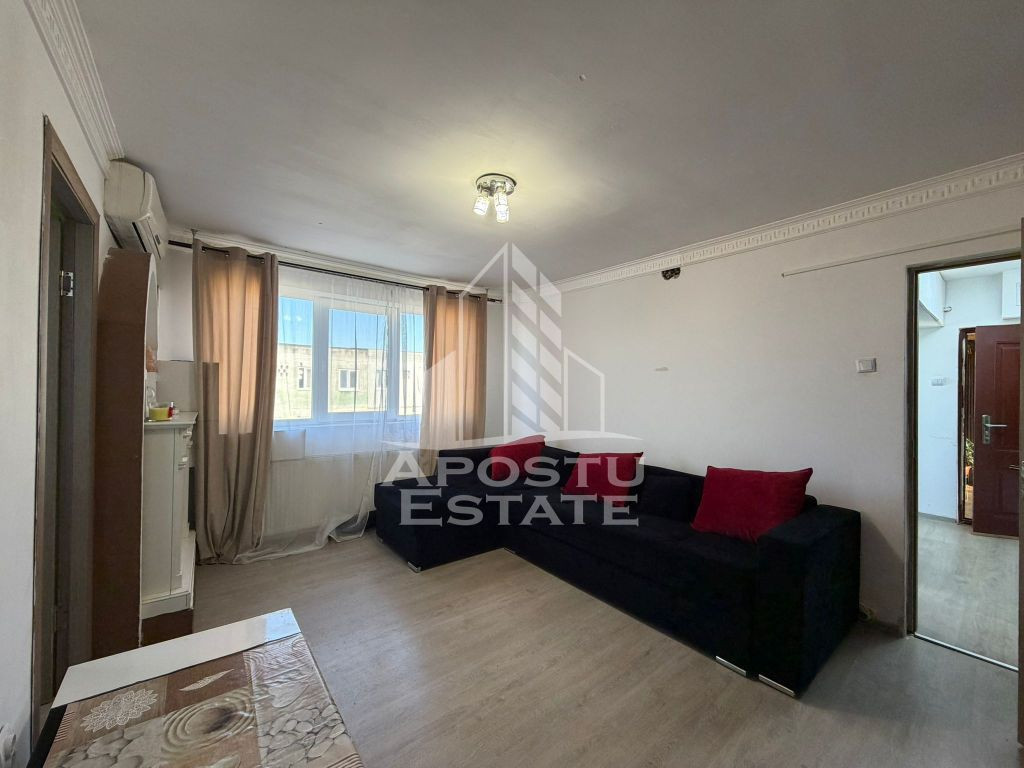 Apartament semidecomandat, 2 camere, centrala proprie,Sagului