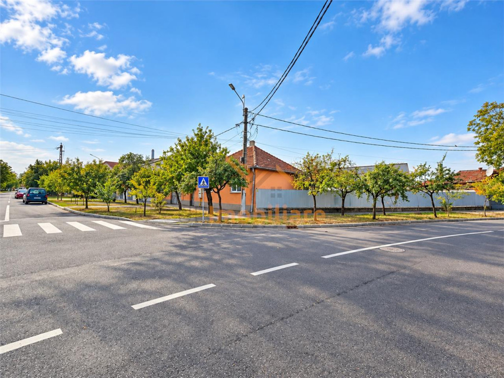 2 CASE LOCUIBILE | TEREN 986 MP | STR.TROTUSULUI | ZONA IOSI