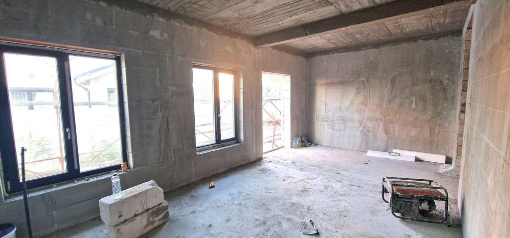 Casa tip duplex, constructie noua.