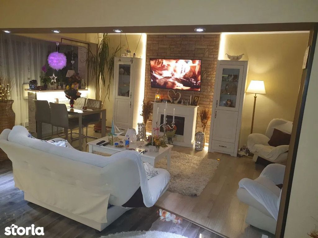 Apartament 4 camere ultracentral modernizat-living open space