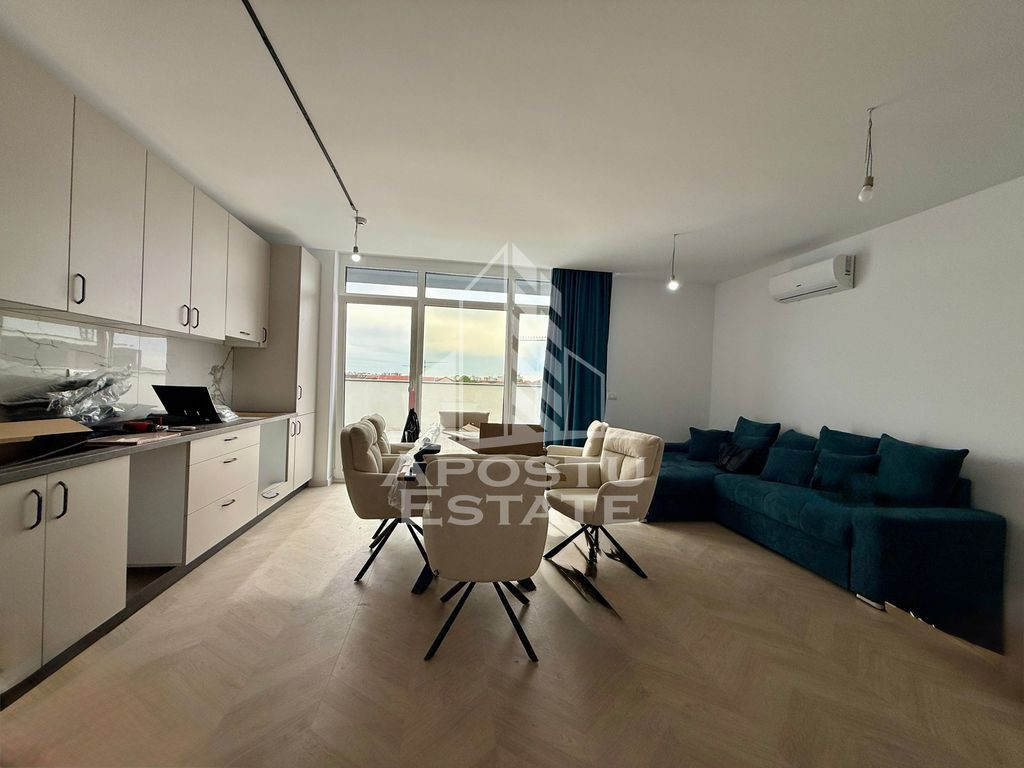 Penthouse 3 camere, terasa de 60mp, loc de parcare, zona Aradului