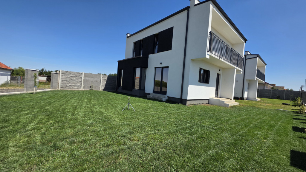 Duplex 5 camere | despartit prin garaj, 117 mp utili | teren