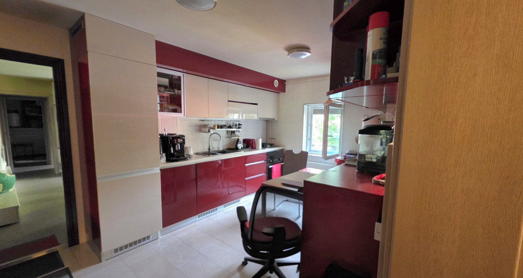 Apartament 3 camere - 80mp - Complex Studentesc - mobilat si