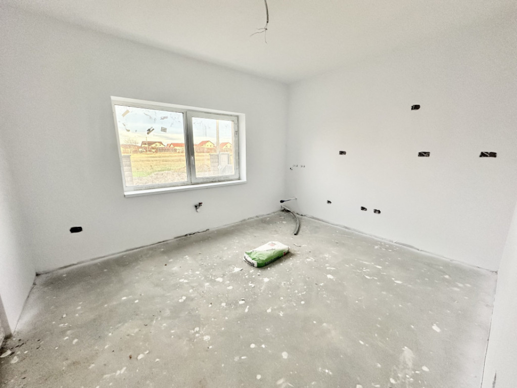 Duplex de 110 mp utili cu 3 camere si teren de 309 mp - Mosn