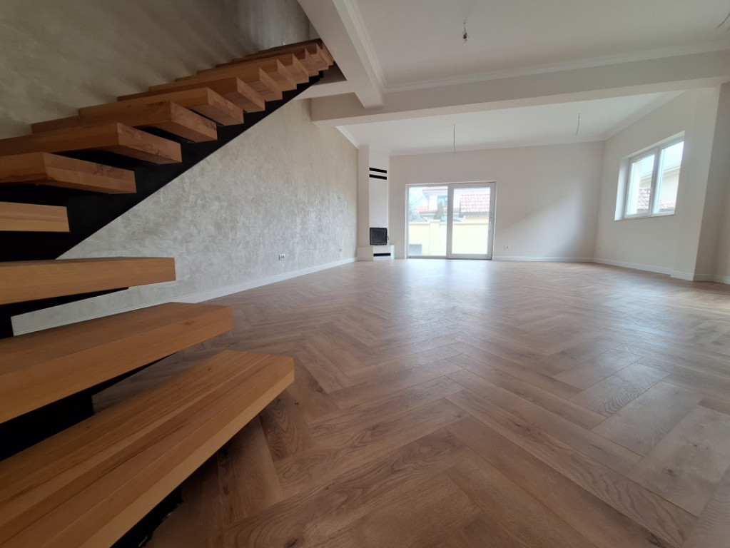 Duplex 128 mp utili - semineu - locatie excelenta - Dumbravi