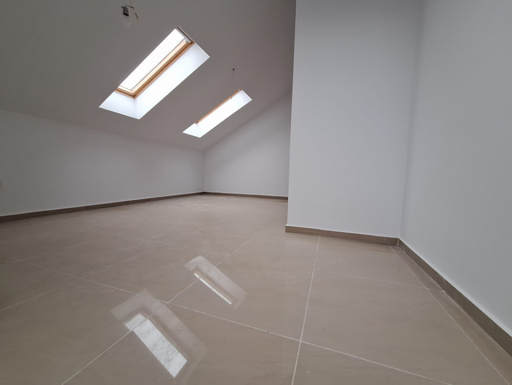Apartament cu 3 camere - 71 mp utili - confort si pozitie ex