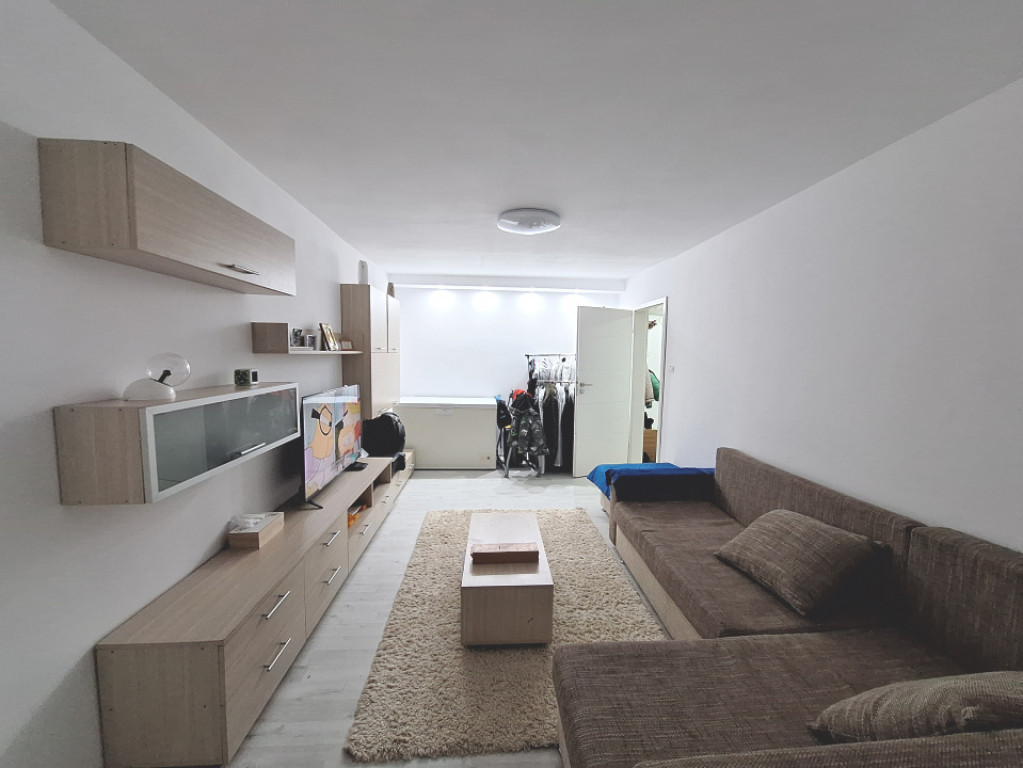 Apartament 4 camere -86 mp-etaj 3 - bloc izolat-Lipovei