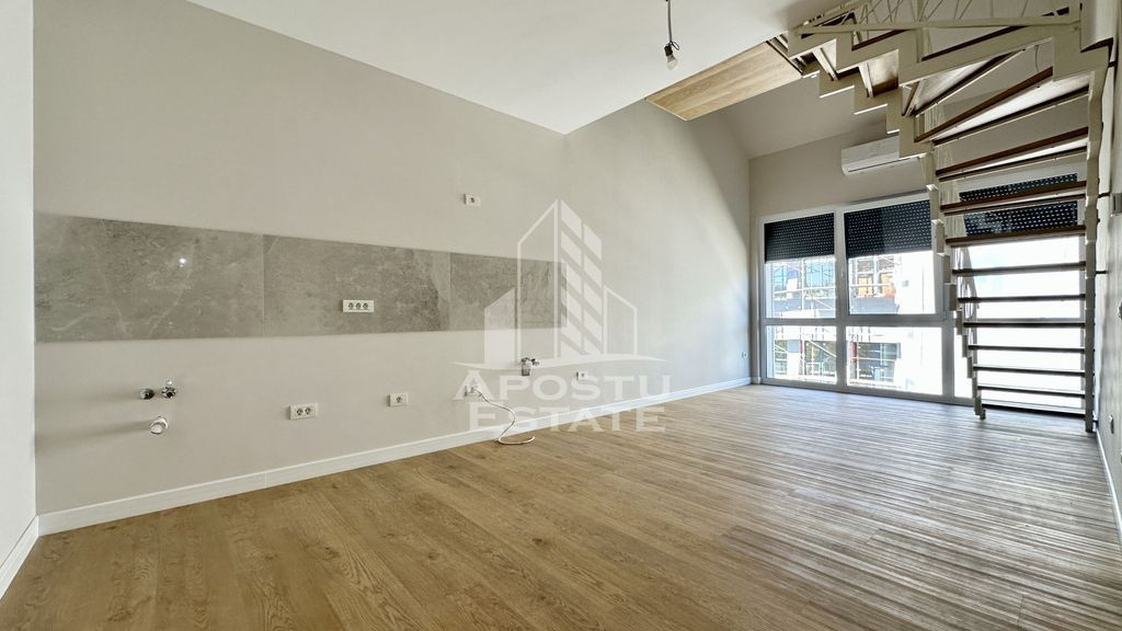 Apartament pe 2 niveluri, 82 mp utili, Complexul Studentesc