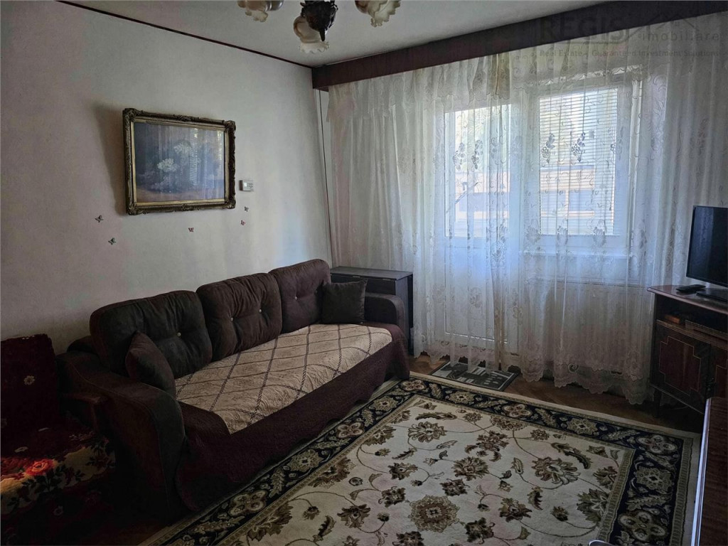 Apartament 2 camere,etaj 1/4-zona Florilor