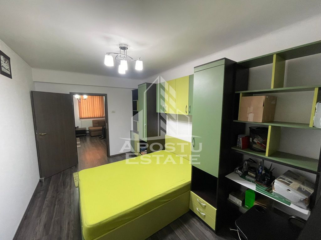 Apartament 2 camere semidecomandat, etajul 2, zona Dambovita