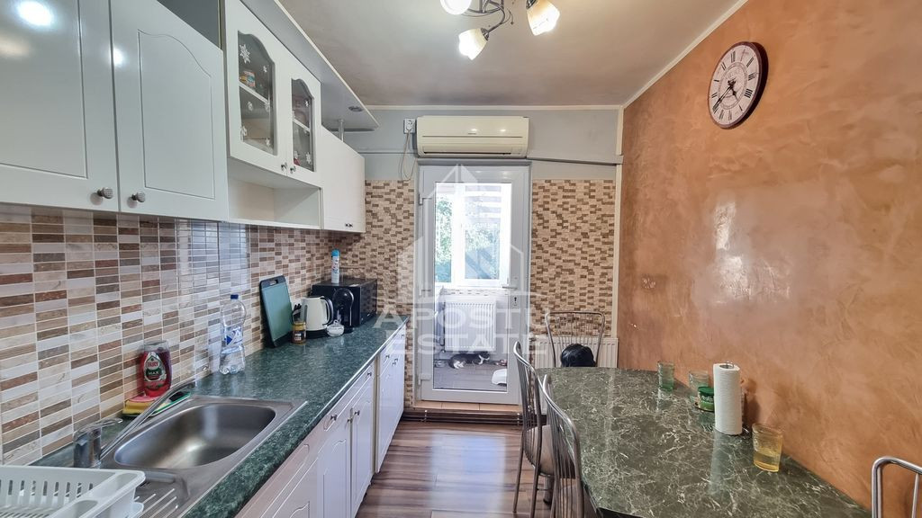 Apartament 3 camere de vanzare, decomandat, Lipovei, Timisoara