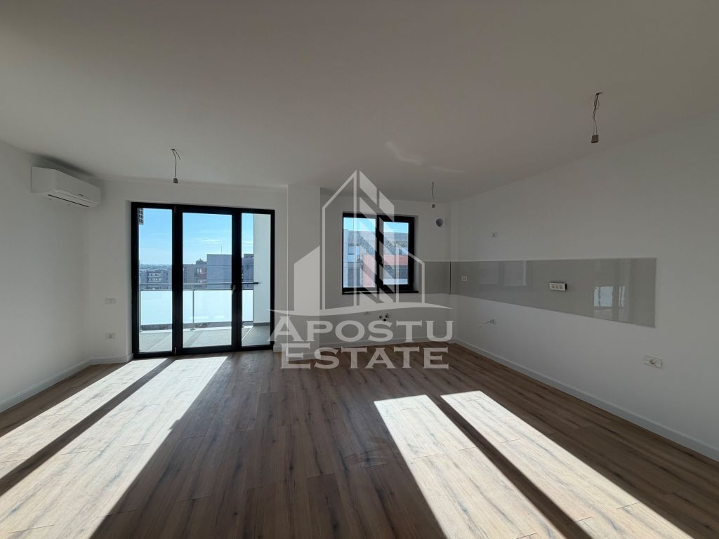 Apartament cu 3 camere de vânzare, Priveliște panoramică,Torontalului