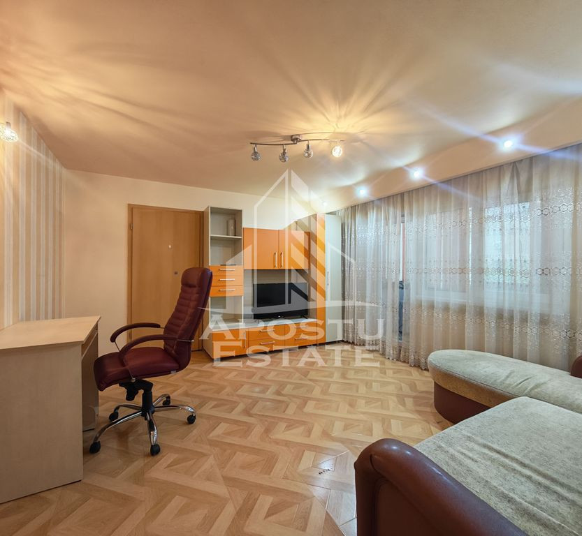 Apartament de vanzare,3 camere si 2 bai,etaj intermediar,zona Aradului
