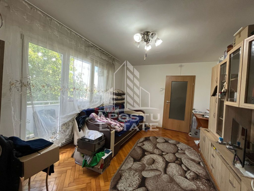 Apartament cu 2 camere, semidecomandat, conf 1, zona Sagului