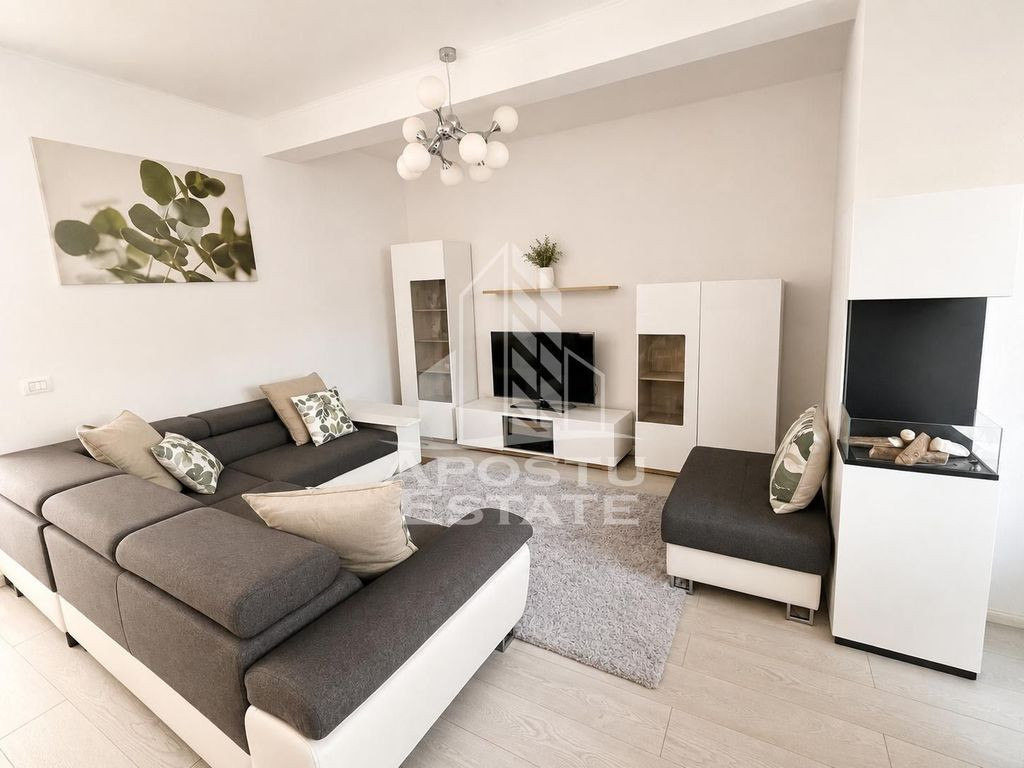 Duplex de vanzare, 4 dormitoare si 3 bai, Dumbravita