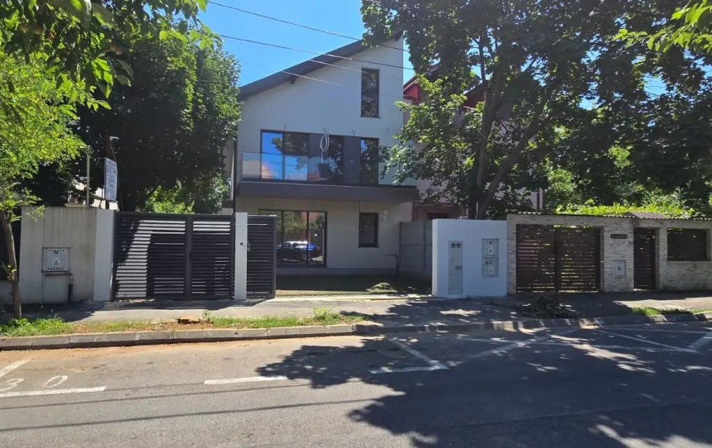 Vizibilitate maxima la strada!Spatiu comercial 164mp-Sos Chitilei nr88