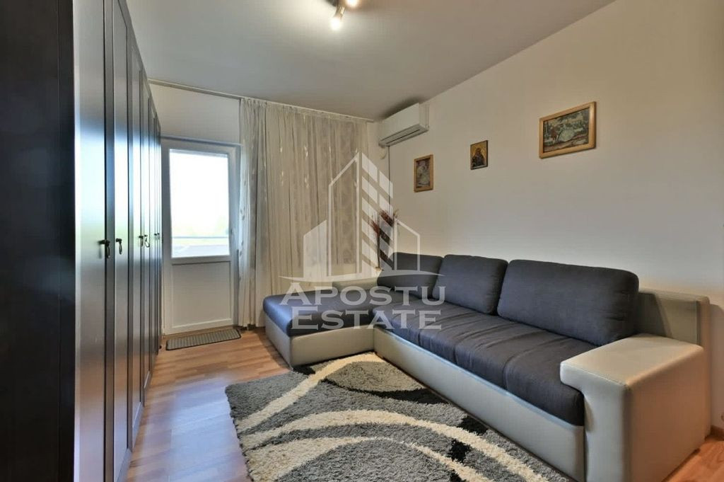 Apartament cu 3 camere de vanzare, centrala, zona Girocului, Timisoara