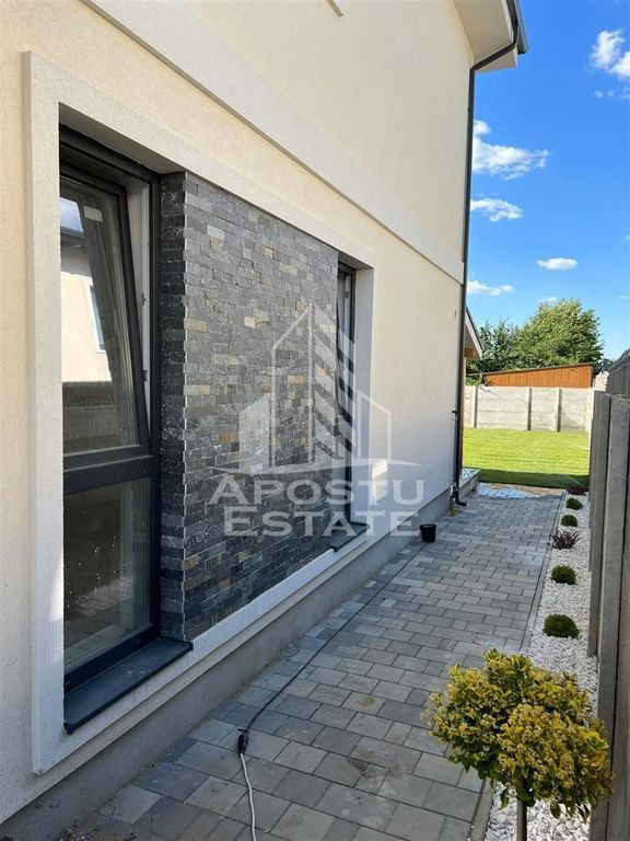 Duplex cu 5 camere, dormitor la parter si toate utilitatiile.