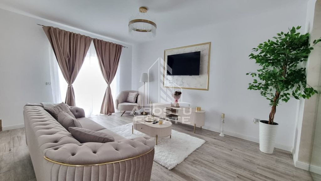 Duplex de vanzare P+M, 3 camere, Sanandrei
