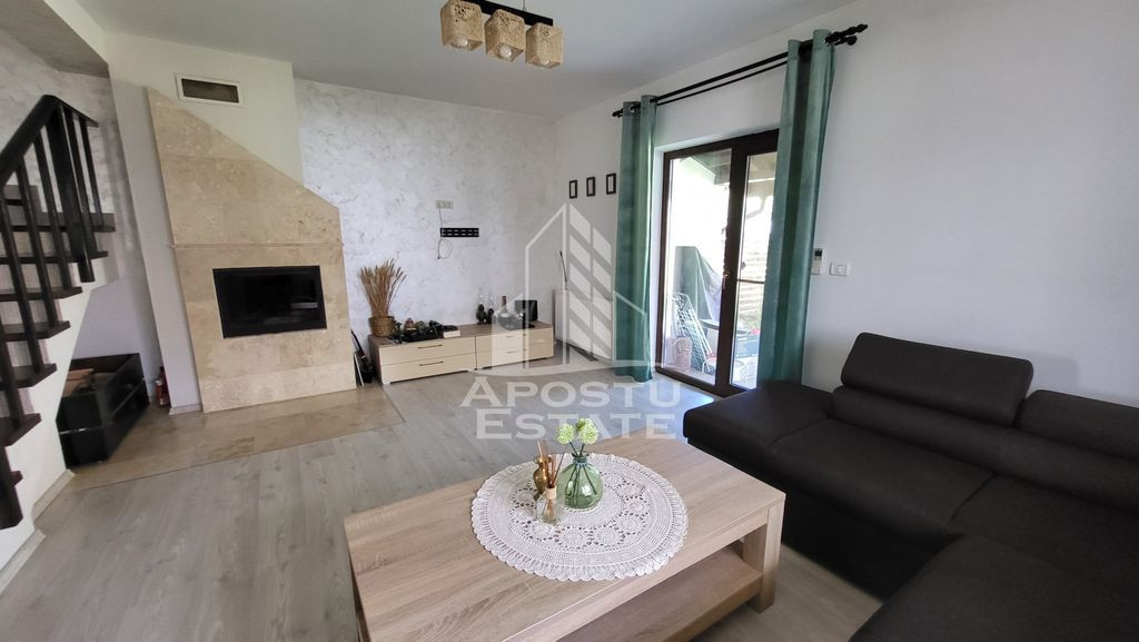 Duplex despartit prin zid dublu,4 camere,2 bai,Dumbravita Kaufland