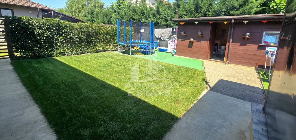 Casa individuala de vanzare cu 4 camere, 2 bai, terasa si foisor, Sag
