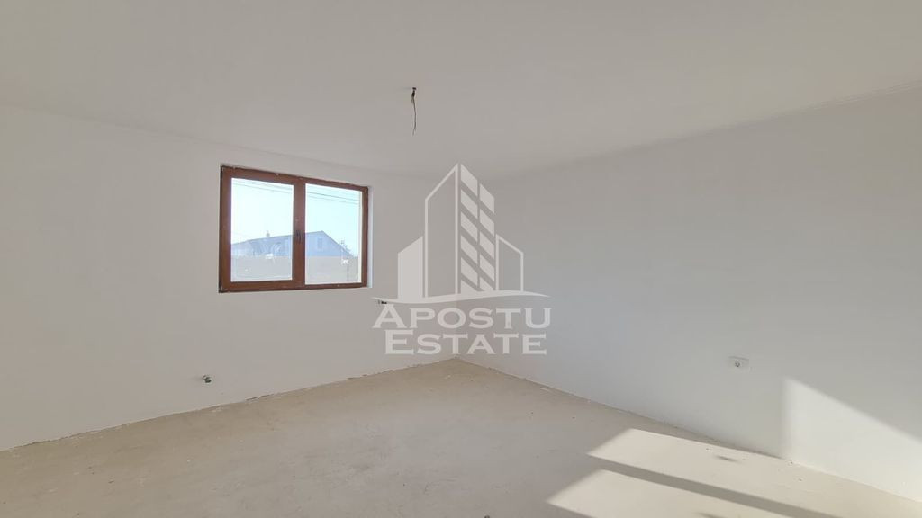 Casa individuala de vanzare P+M cu 6 camere, Sanandrei