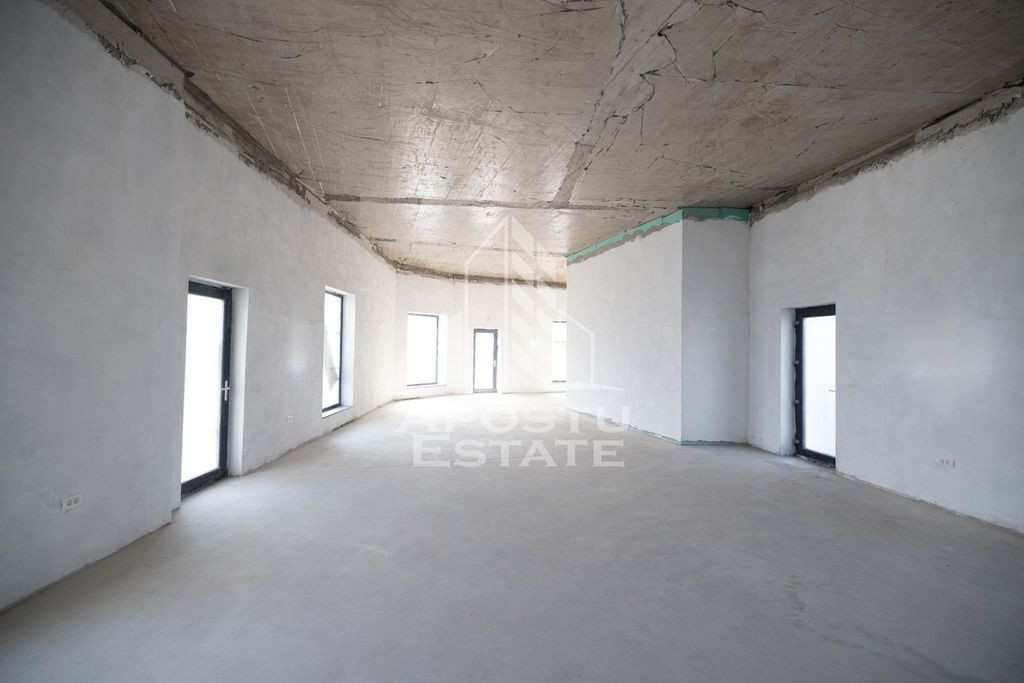 DE INCHIRIAT - Spațiu comercial premium, poziție excepțională