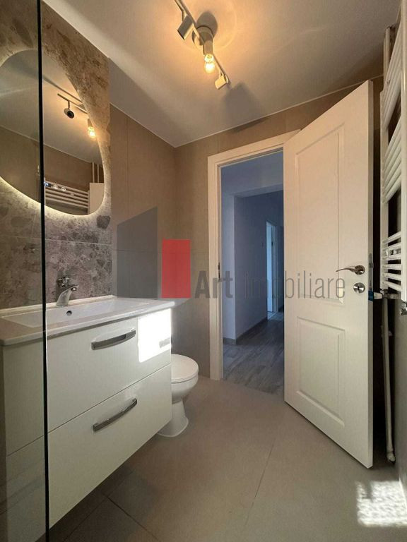 Vanzare apartament 3 cam(70mp), cu centrala termica, Lujerului, 2 min. metrou