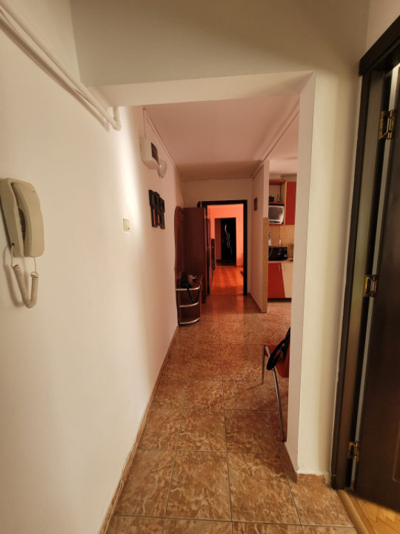Apartament cu 3 camere, 70 mp, zona Garii