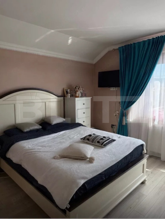 Casă de vânzare, 360 mp, zona Sud-Vest