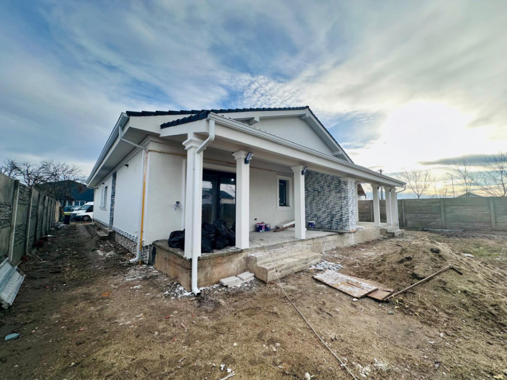 Duplex pe parter 4 camere - Bucovat